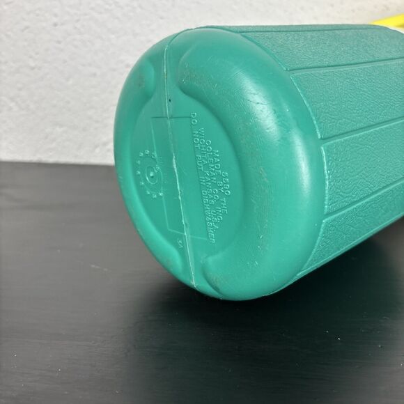 Vintage Coleman‎ Green/ Yellow Polylite 5590 1/2 Gallon Water Jug Cooler Octopus - Picture 10 of 14